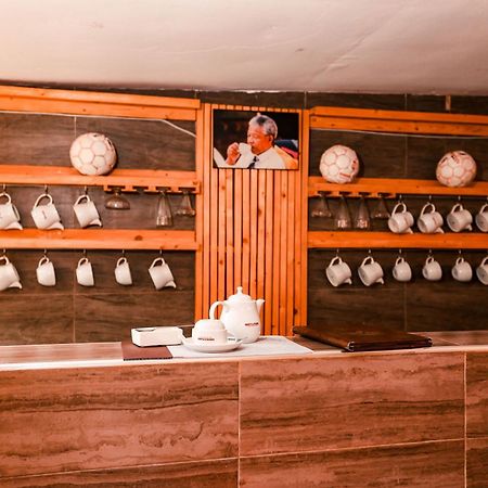 Eureka Place Hotel カンパラ エクステリア 写真