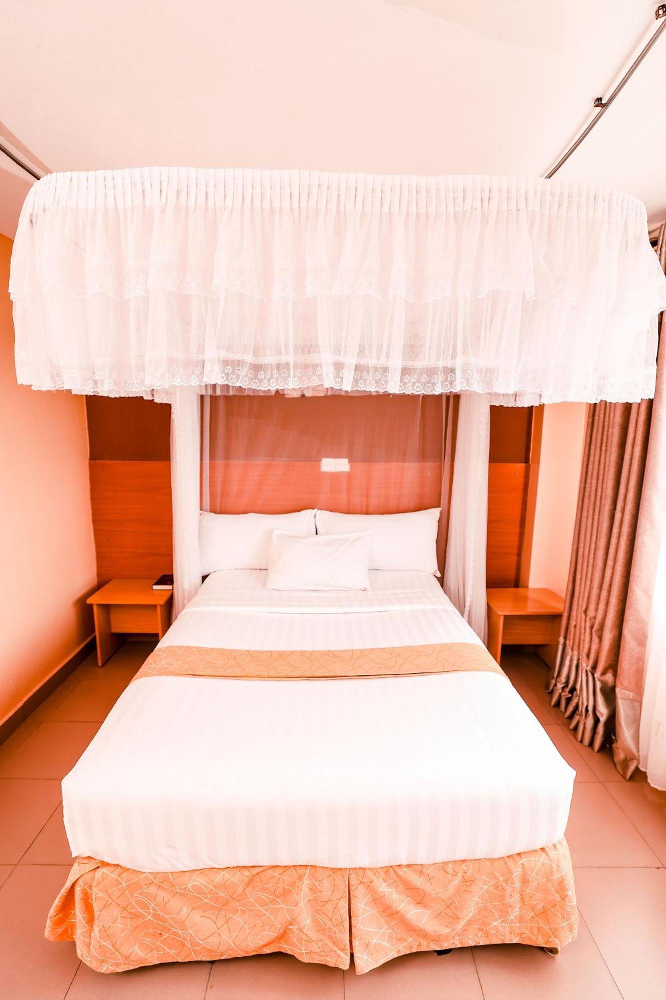 Eureka Place Hotel カンパラ エクステリア 写真
