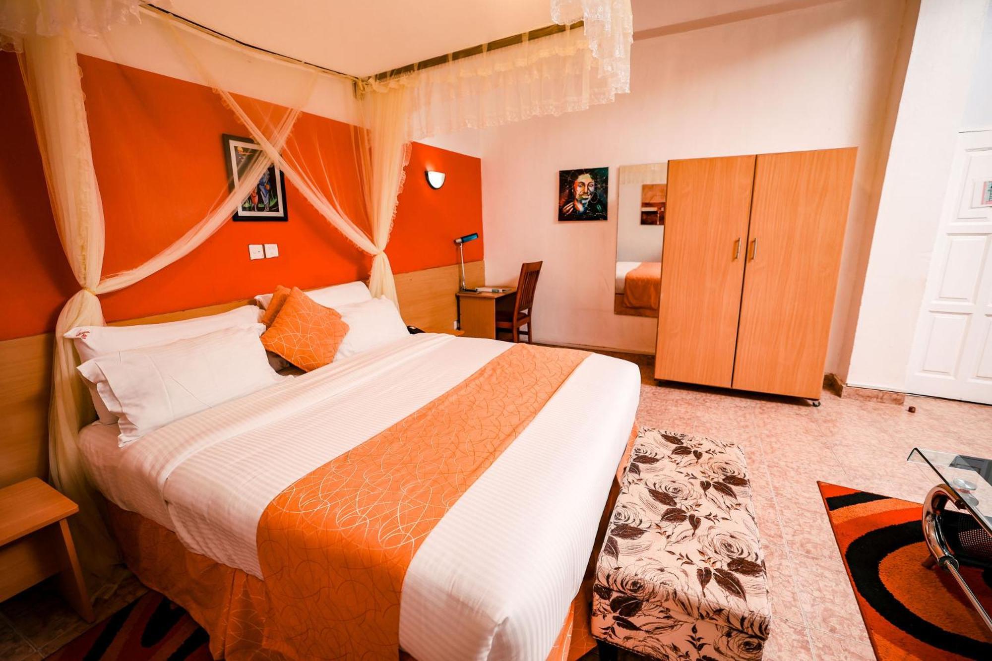 Eureka Place Hotel カンパラ エクステリア 写真