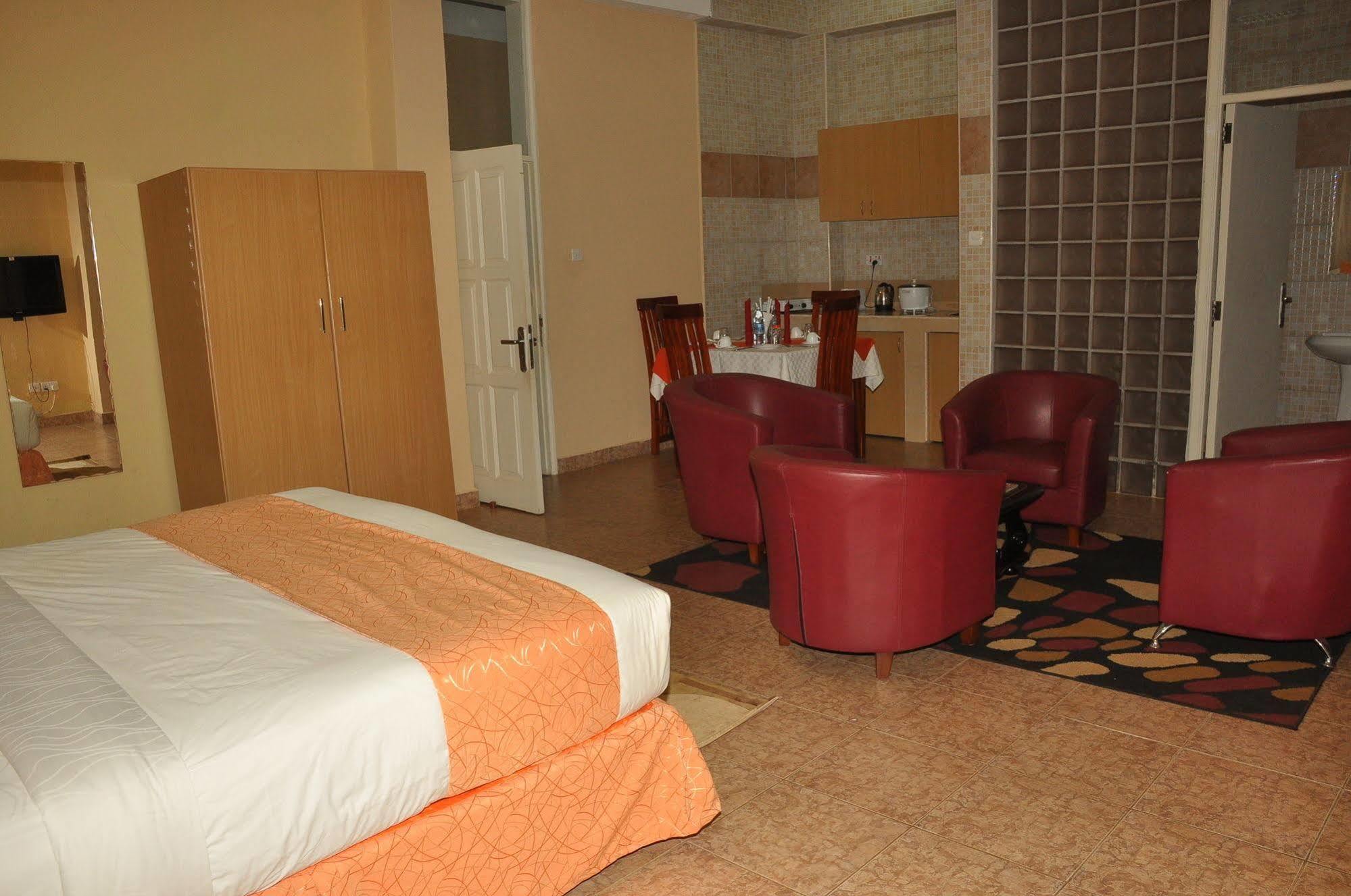 Eureka Place Hotel カンパラ エクステリア 写真