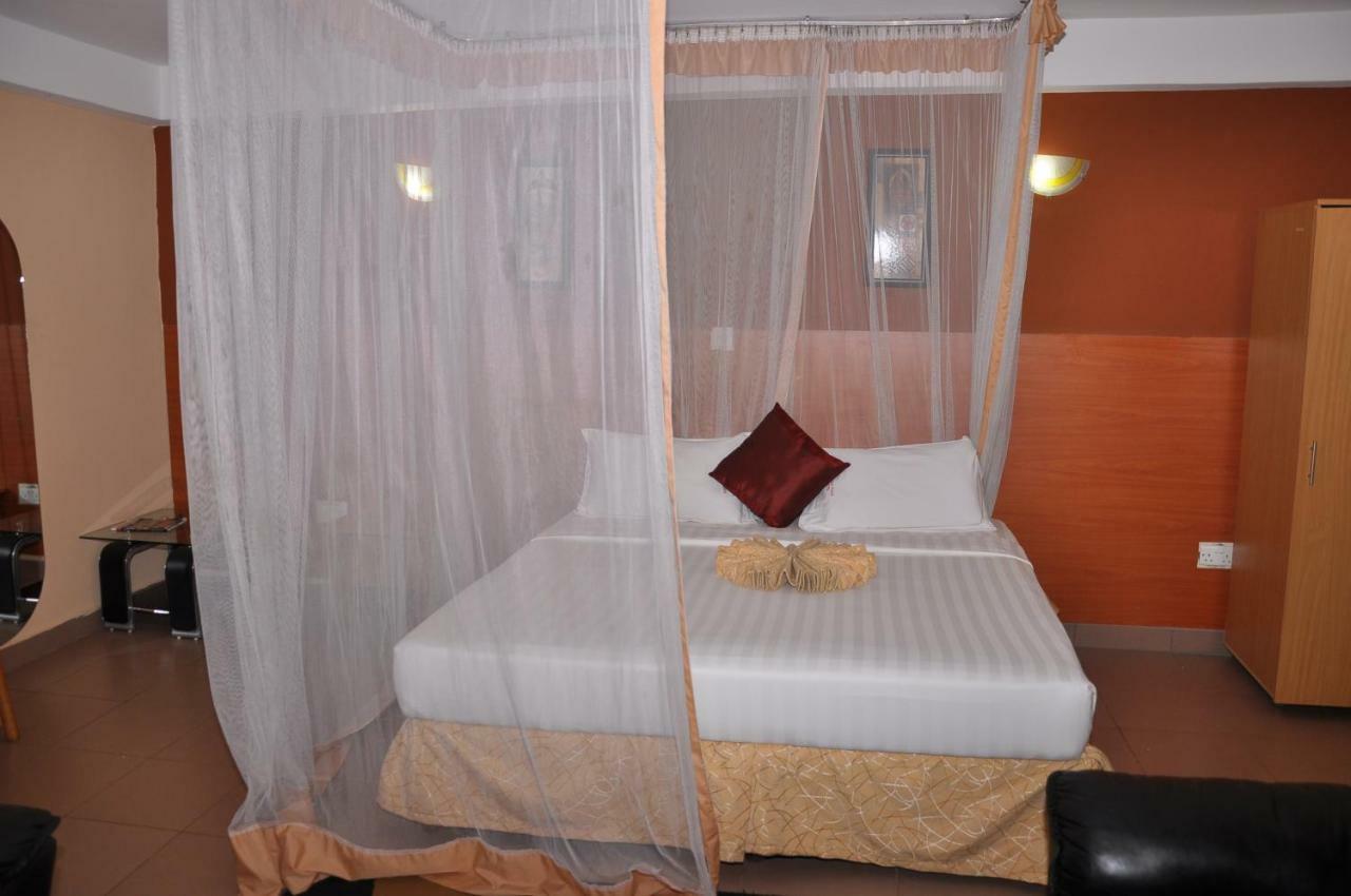 Eureka Place Hotel カンパラ エクステリア 写真