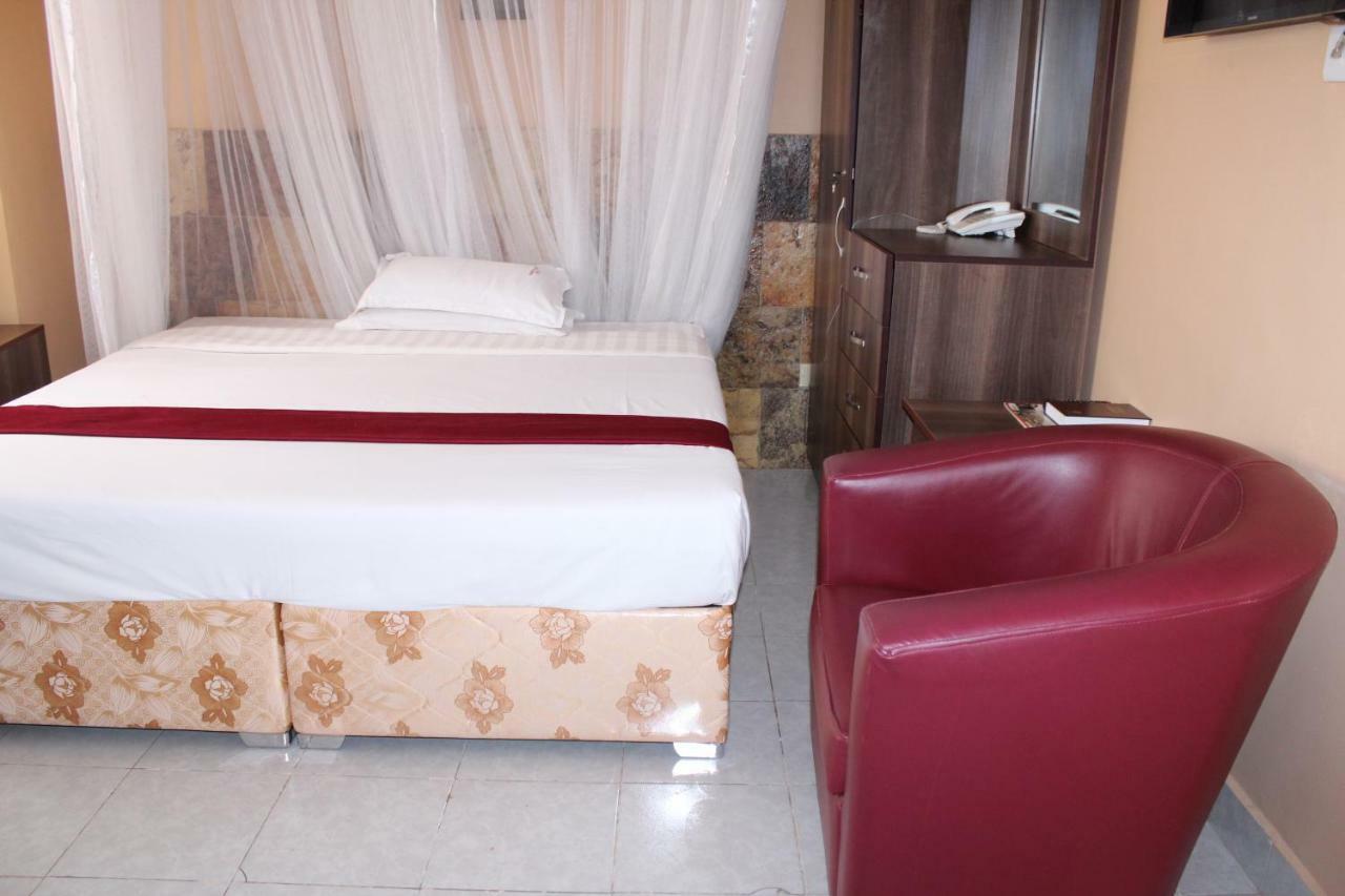 Eureka Place Hotel カンパラ エクステリア 写真